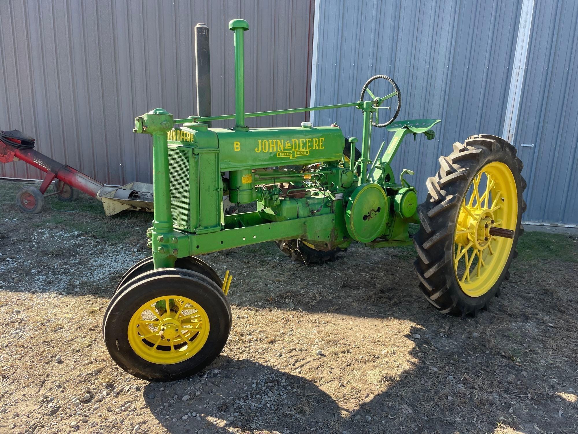 John Deere B Equipment Image0