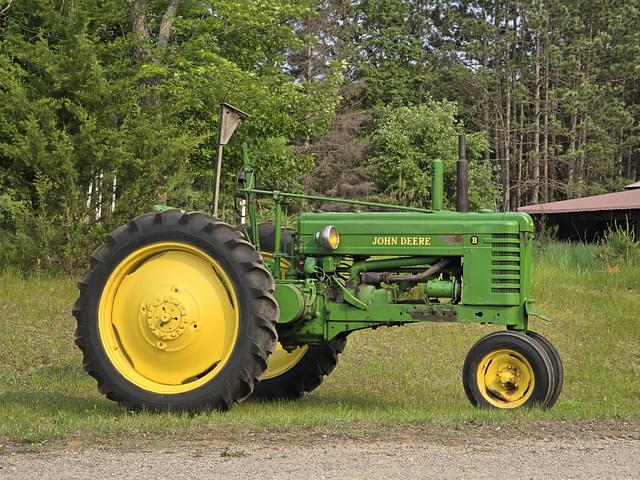 Image of John Deere B equipment image 2