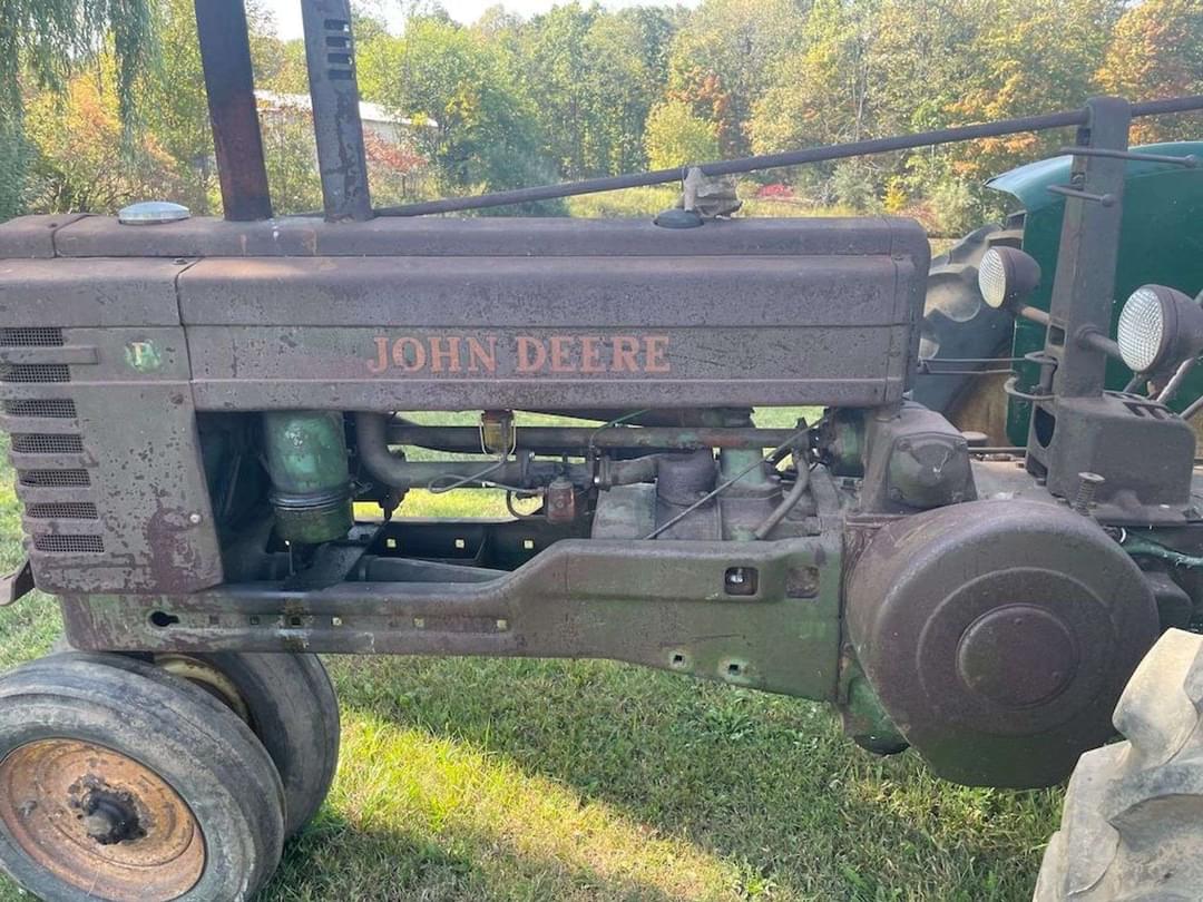 Image of John Deere B Image 1