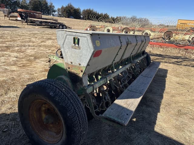 Image of John Deere B equipment image 4