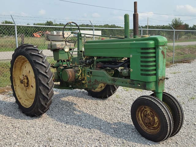 Image of John Deere B equipment image 2