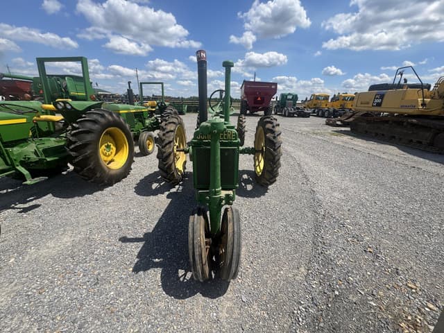 Image of John Deere B equipment image 2