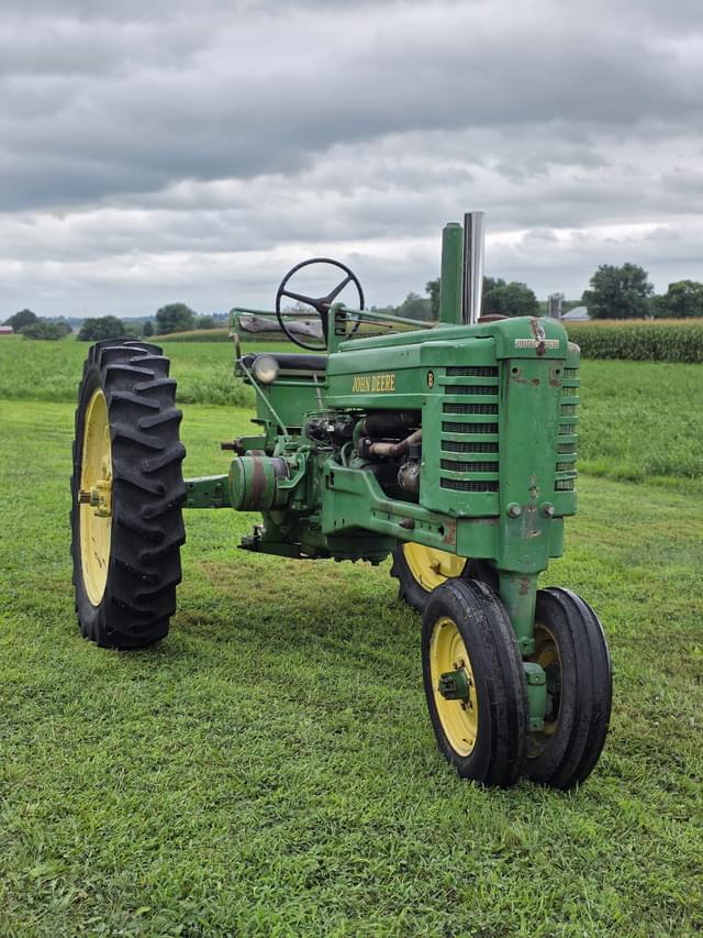 Image of John Deere B equipment image 1