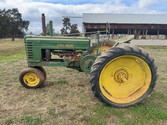 Image of John Deere B equipment image 1