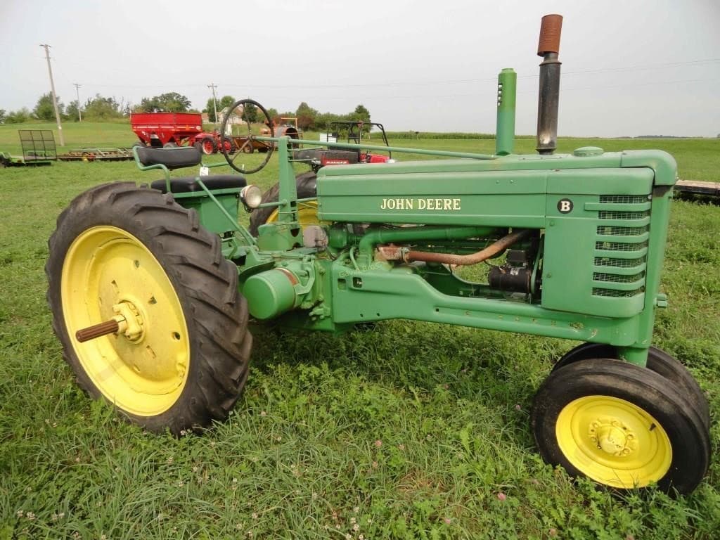 Image of John Deere B Image 0