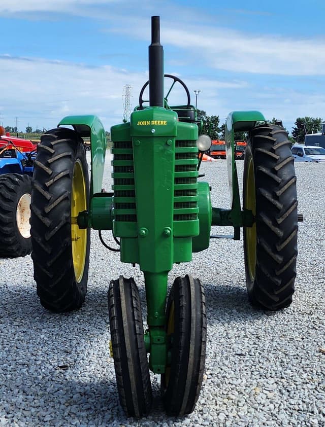 Image of John Deere B equipment image 1