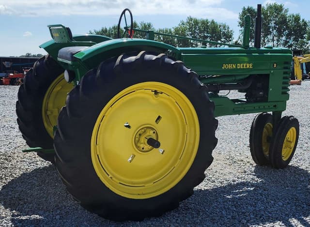 Image of John Deere B equipment image 4