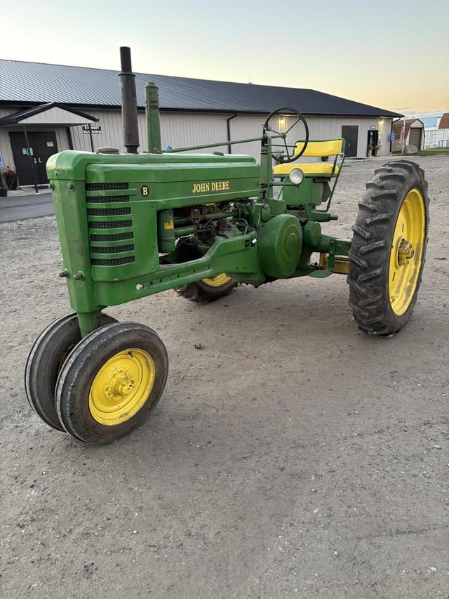 Image of John Deere B equipment image 2