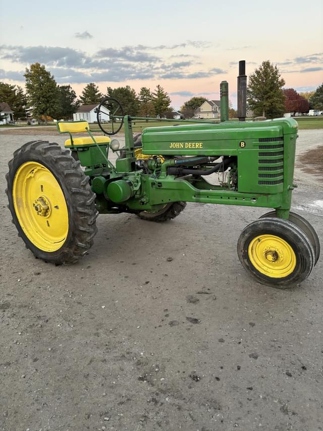 Image of John Deere B equipment image 1