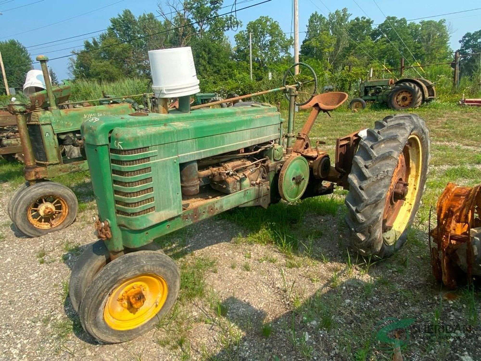 John Deere B Equipment Image0
