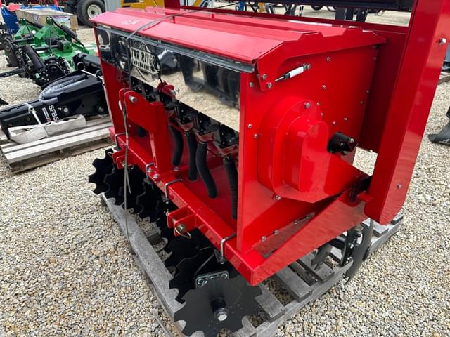 Image of John Deere B equipment image 4