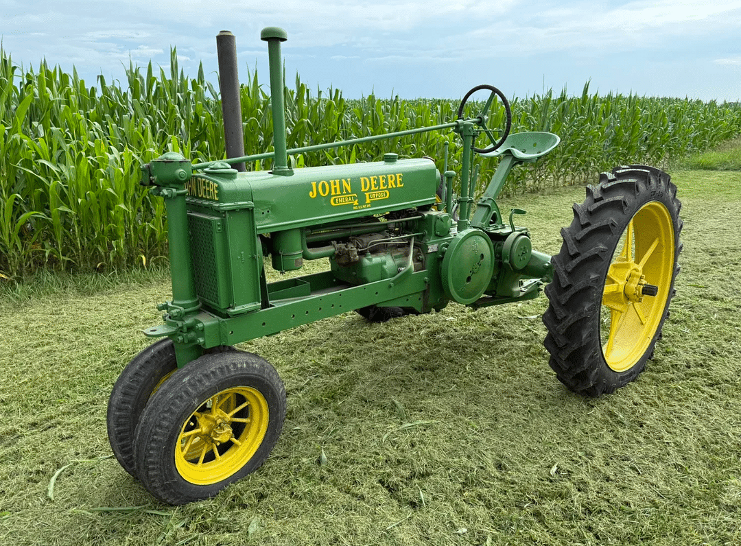 Image of John Deere B Primary image