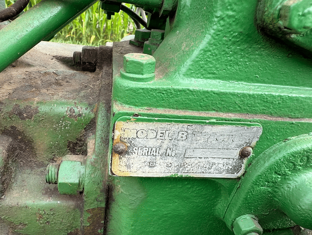 Image of John Deere B equipment image 2