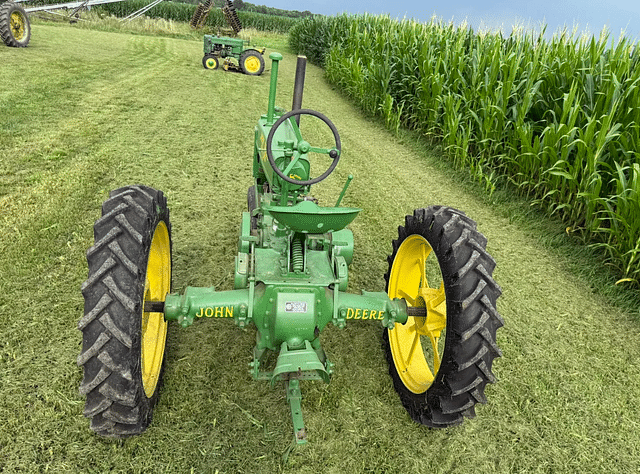 Image of John Deere B equipment image 4