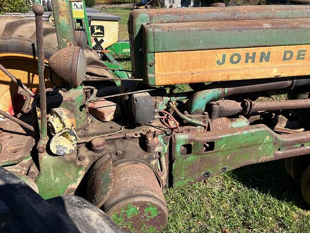 Image of John Deere B equipment image 2