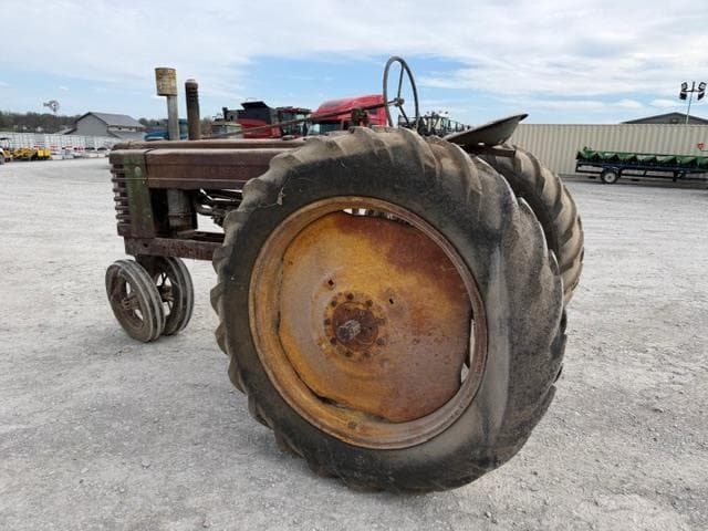 Image of John Deere B equipment image 4