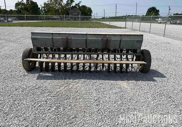 Image of John Deere B equipment image 3