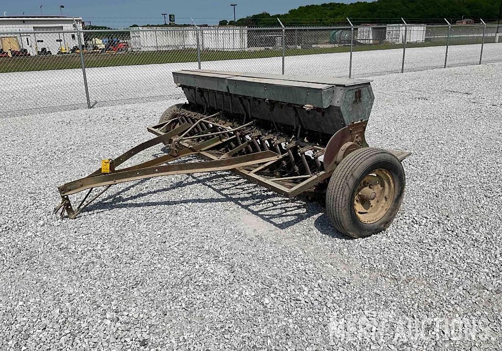 Image of John Deere B Primary image