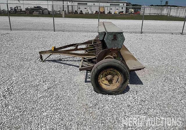 Image of John Deere B equipment image 1