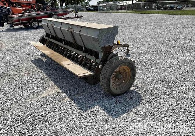 Image of John Deere B equipment image 4