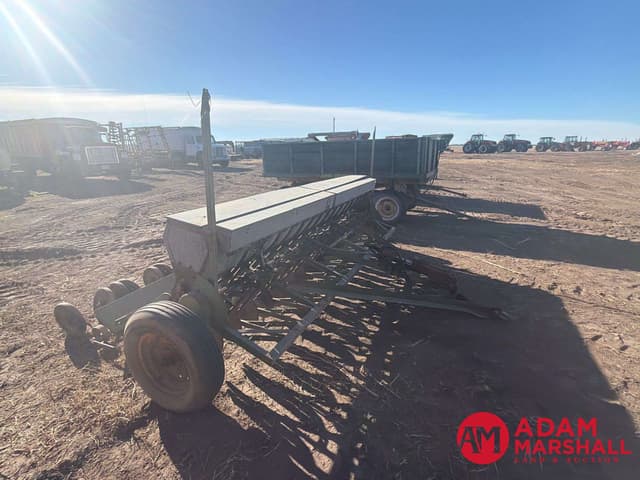 Image of John Deere B equipment image 1