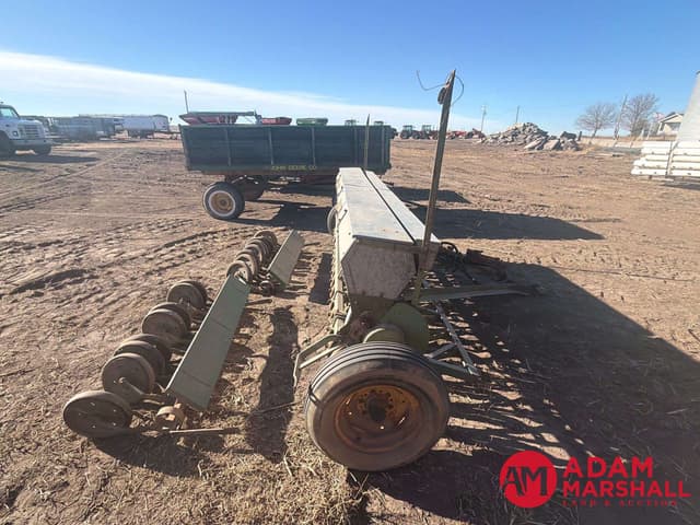 Image of John Deere B equipment image 3