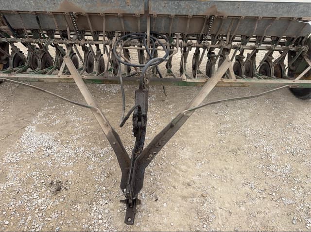 Image of John Deere B equipment image 1