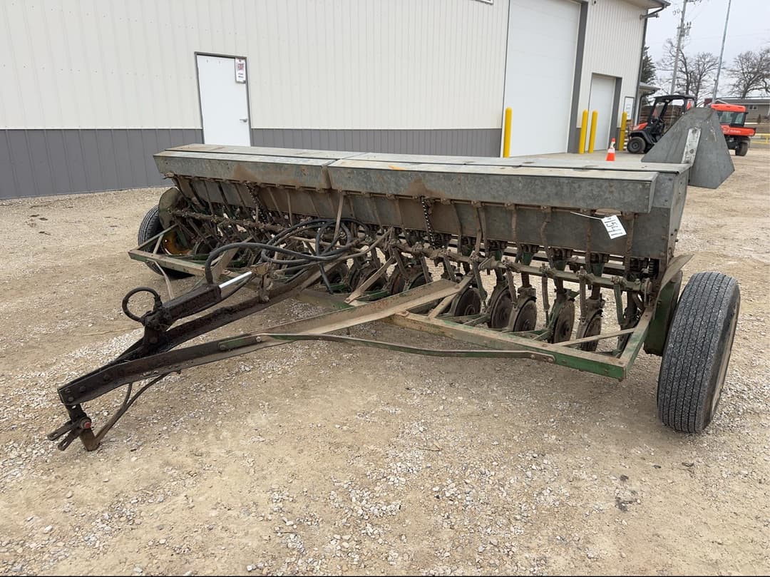 Image of John Deere B Primary image