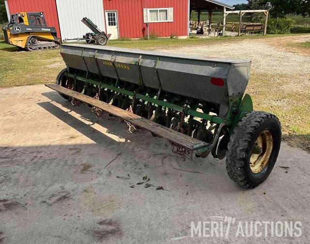 Image of John Deere B equipment image 2