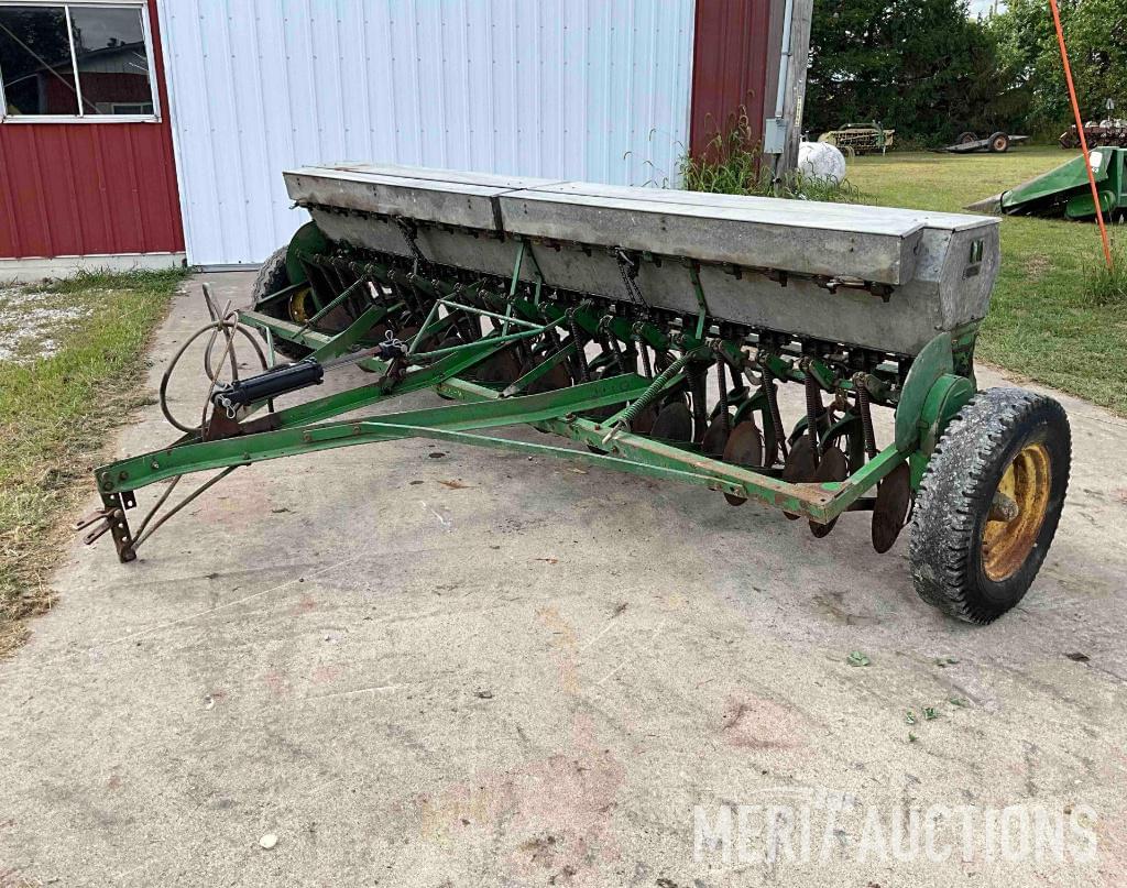 Image of John Deere B Primary image