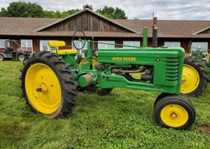 John Deere B Image