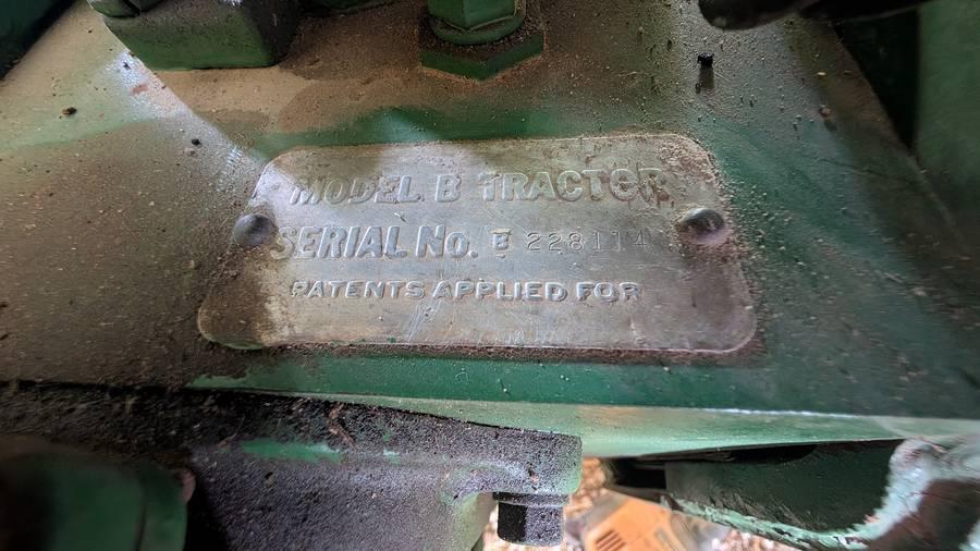 Image of John Deere B Image 1