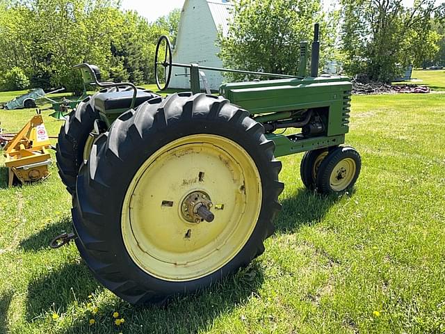 Image of John Deere B equipment image 4
