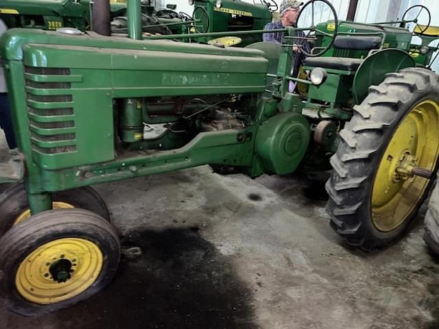 Image of John Deere B equipment image 1