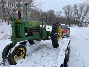 John Deere B Image