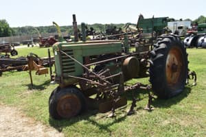 John Deere B Image