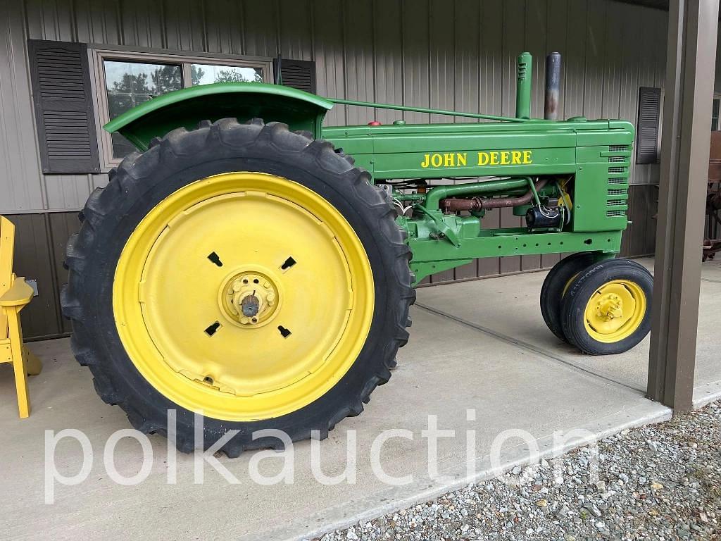 Image of John Deere B Primary image