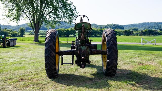 Image of John Deere B equipment image 4