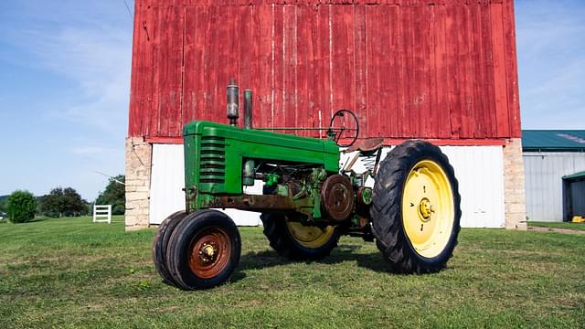 Image of John Deere B equipment image 1