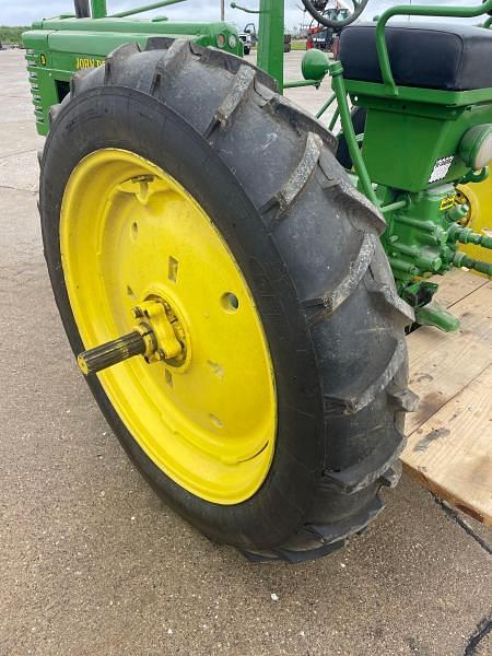 Image of John Deere B equipment image 4