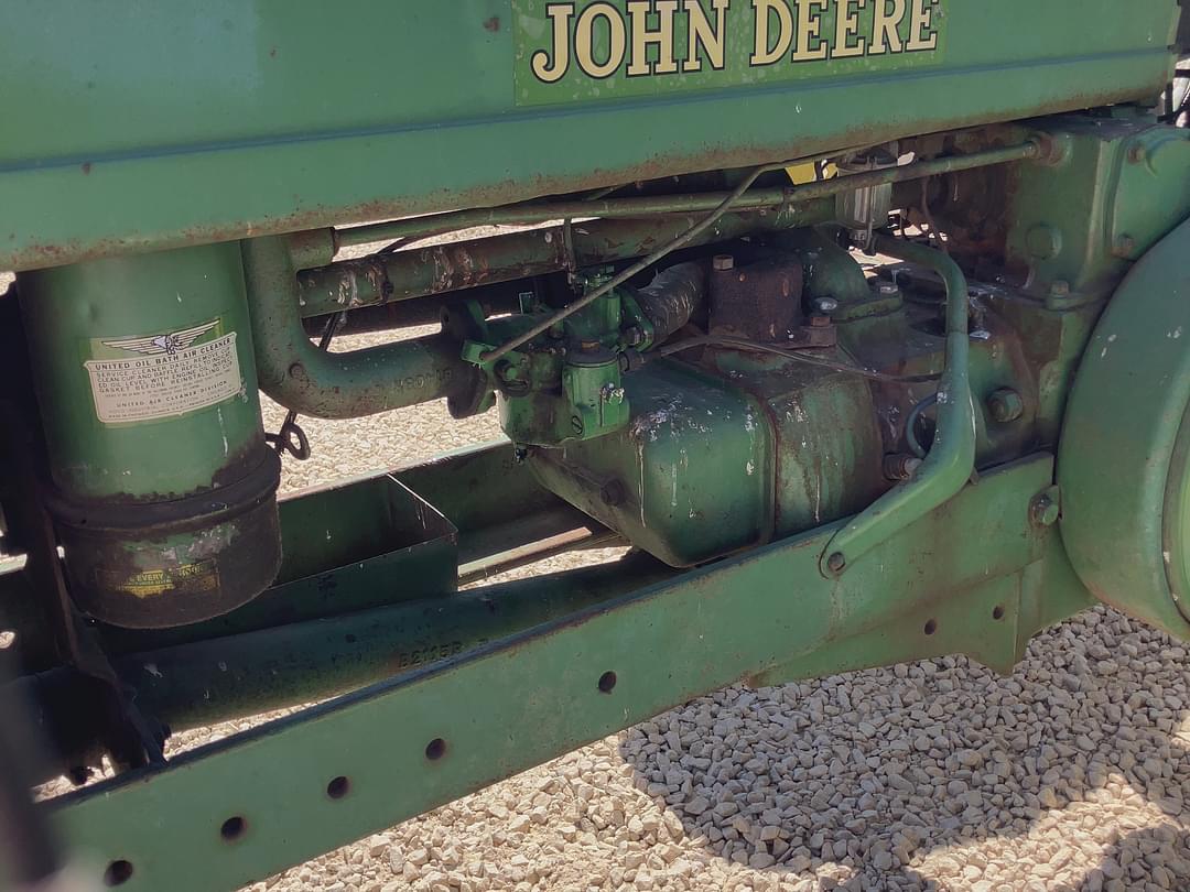 Image of John Deere B Image 1