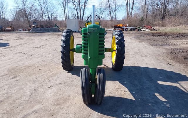 Image of John Deere B equipment image 2