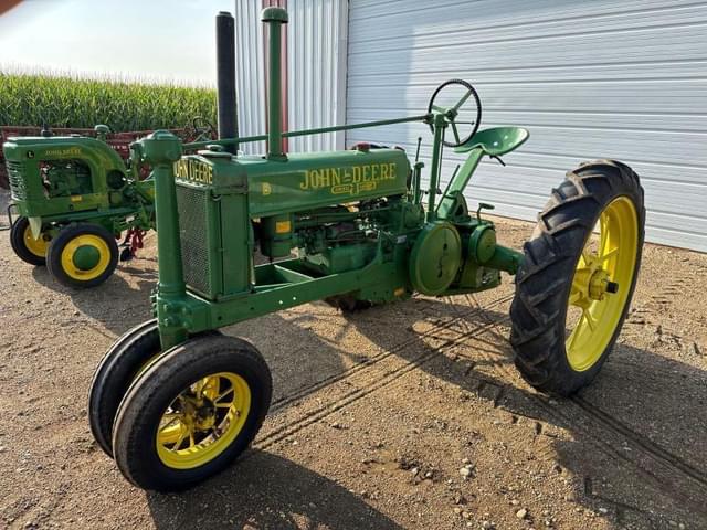 Image of John Deere B equipment image 1