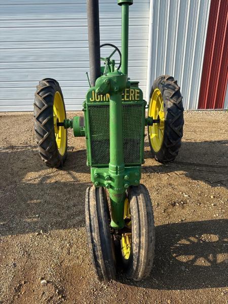 Image of John Deere B equipment image 2