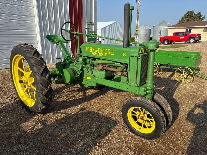 Image of John Deere B Primary image