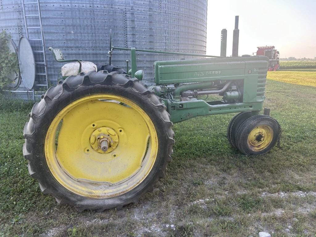 John Deere B Equipment Image0