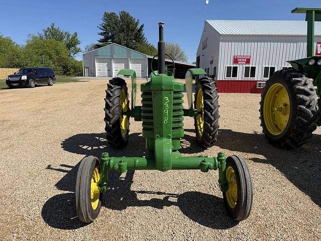 Image of John Deere B equipment image 1