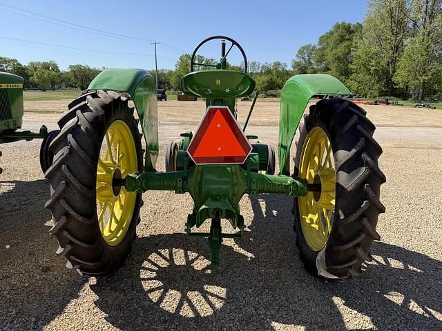 Image of John Deere B equipment image 4