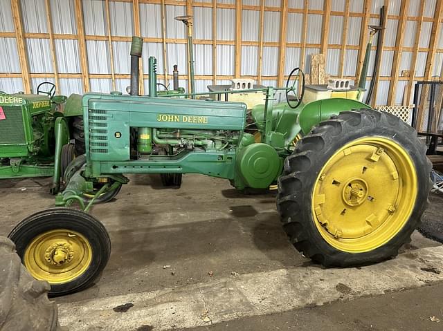 Image of John Deere B equipment image 1