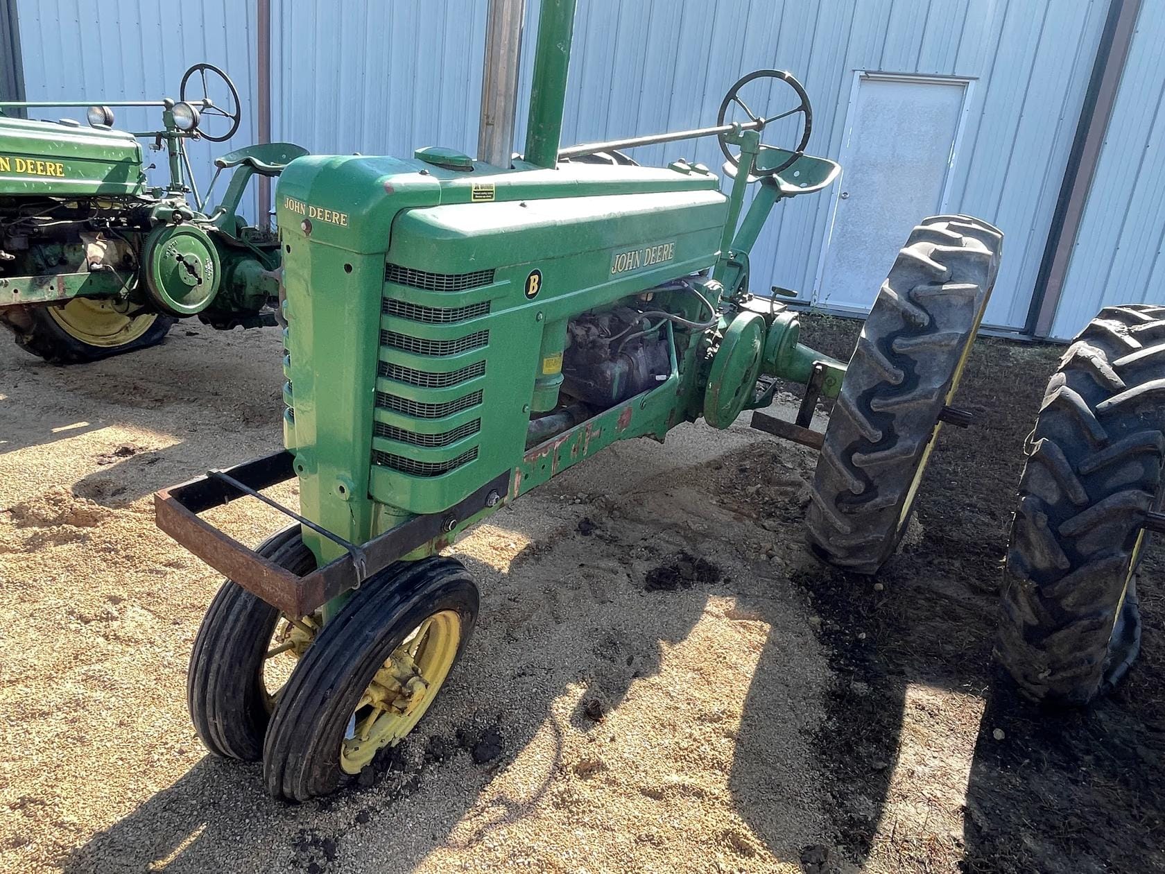 John Deere B Equipment Image0